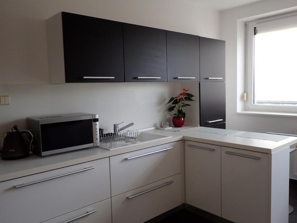 Marguerite Apartment - Parking Including Bratislava Exteriör bild